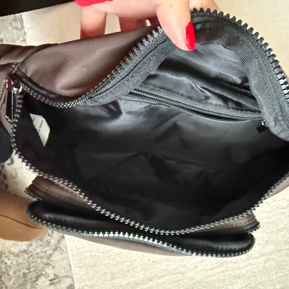 Alo Explorer Fanny Pack espresso NWOT - Picture 6 of 6